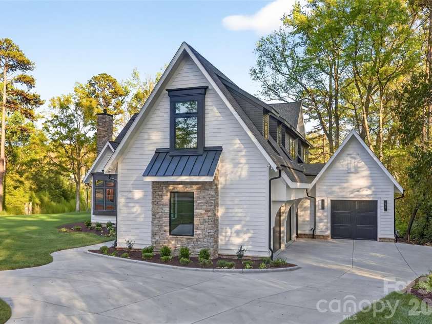 1209 Meadowood Lane, Charlotte, NC 28211.  MLS# CAR4310697, YatesRealty ID 29985. 