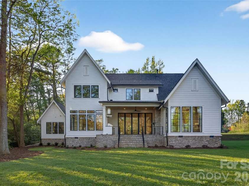 1209 Meadowood Lane, Charlotte, NC 28211.  MLS# CAR4310697, YatesRealty ID 29985. 