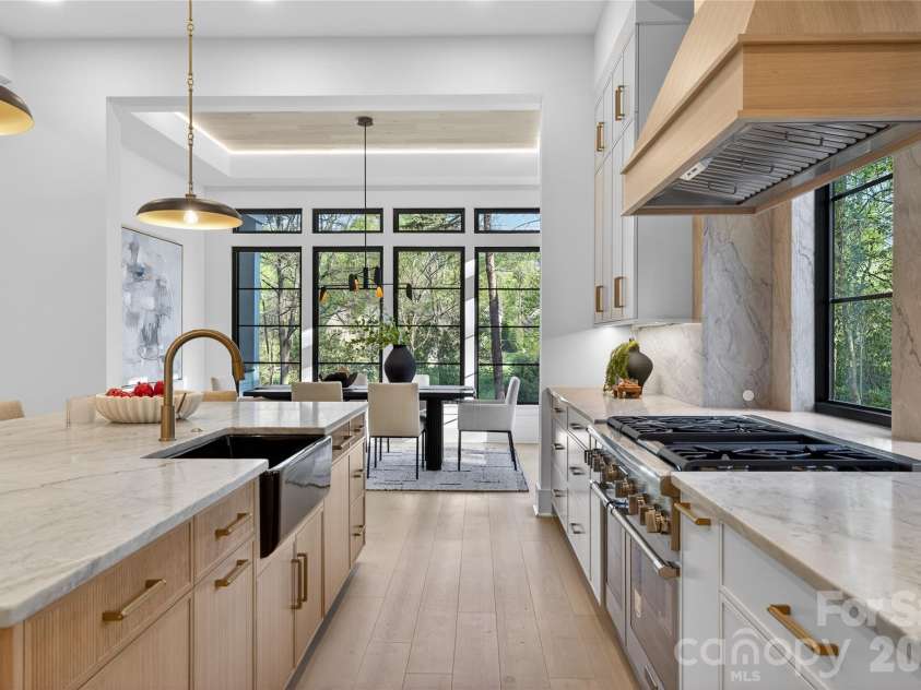 1209 Meadowood Lane, Charlotte, NC 28211.  MLS# CAR4310697, YatesRealty ID 29985. 