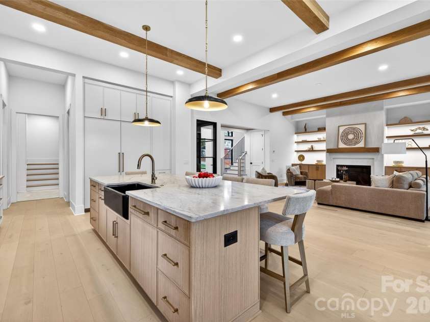 1209 Meadowood Lane, Charlotte, NC 28211.  MLS# CAR4310697, YatesRealty ID 29985. 