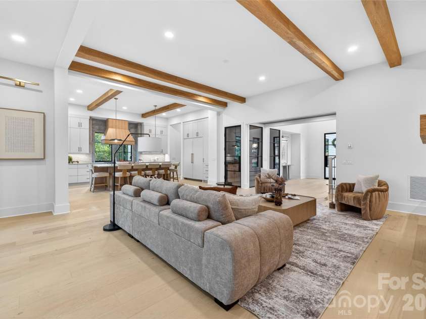 1209 Meadowood Lane, Charlotte, NC 28211.  MLS# CAR4310697, YatesRealty ID 29985. 