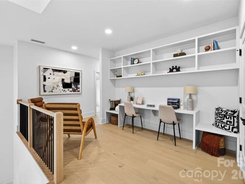 1209 Meadowood Lane, Charlotte, NC 28211.  MLS# CAR4310697, YatesRealty ID 29985. 