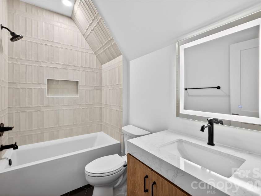1209 Meadowood Lane, Charlotte, NC 28211.  MLS# CAR4310697, YatesRealty ID 29985. 