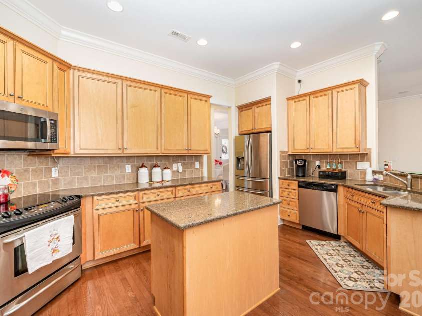 4132 Belle Meade Circle, Belmont, NC 28012.  MLS# CAR4316007, YatesRealty ID 29986. 