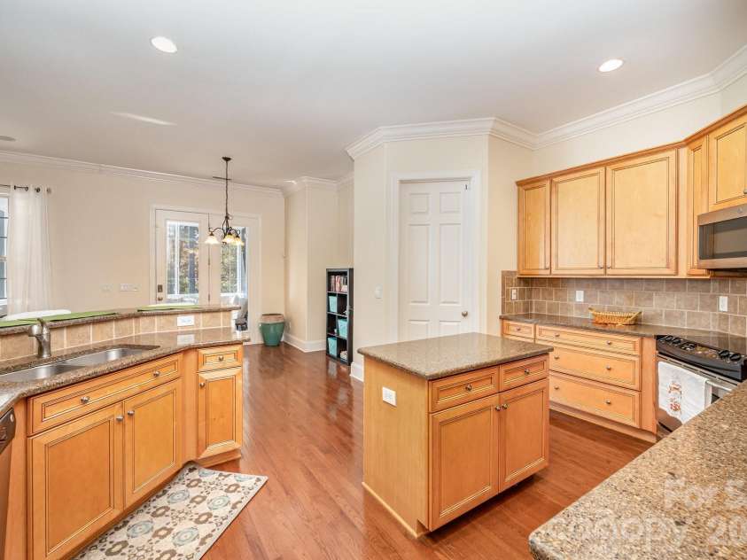 4132 Belle Meade Circle, Belmont, NC 28012.  MLS# CAR4316007, YatesRealty ID 29986. 