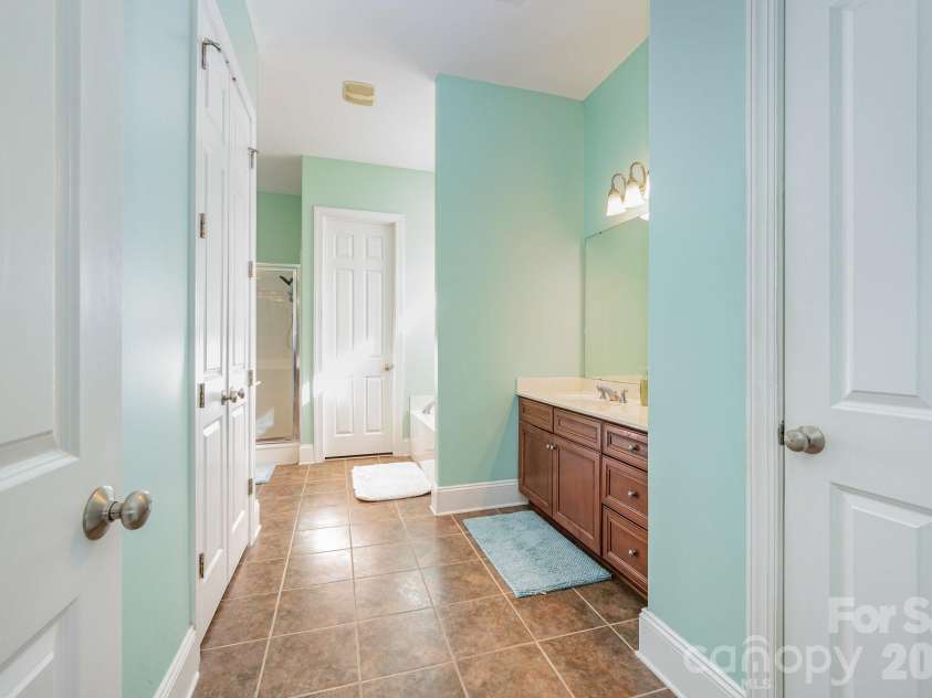 4132 Belle Meade Circle, Belmont, NC 28012.  MLS# CAR4316007, YatesRealty ID 29986. 