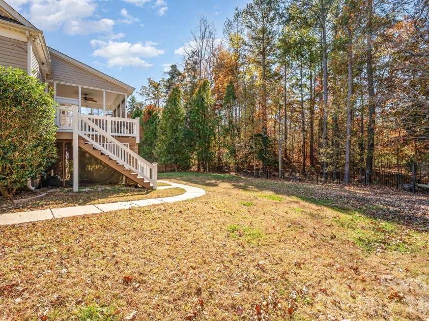 4132 Belle Meade Circle, Belmont, NC 28012.  MLS# CAR4316007, YatesRealty ID 29986. 