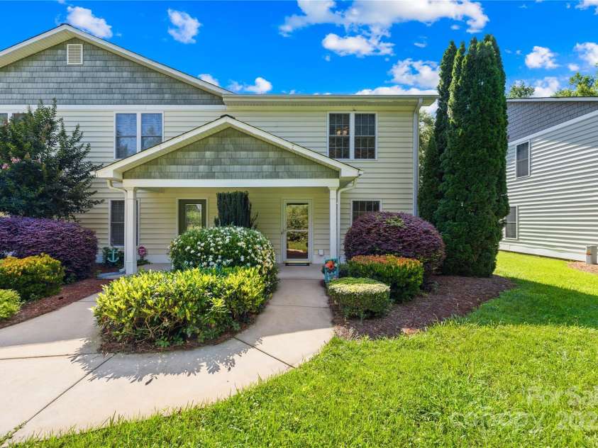 49009 Dockside Lane, Albemarle, NC 28001.  MLS# CAR4267045, YatesRealty ID 29986. 