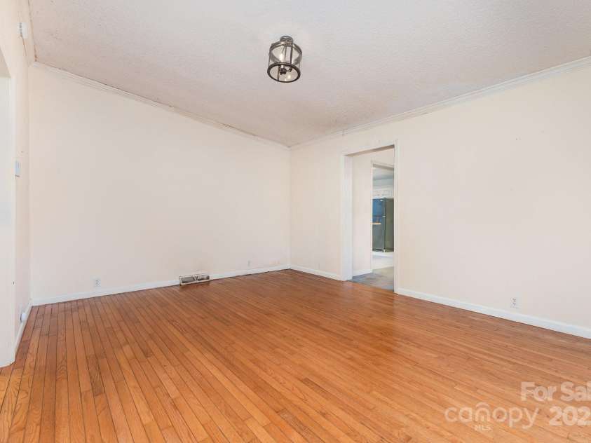 10624 Knox Avenue, Matthews, NC 28105.  MLS# CAR4283123, YatesRealty ID 29987. 