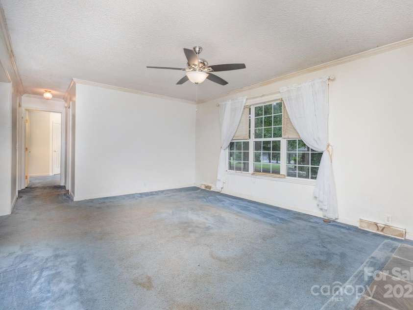 10624 Knox Avenue, Matthews, NC 28105.  MLS# CAR4283123, YatesRealty ID 29987. 