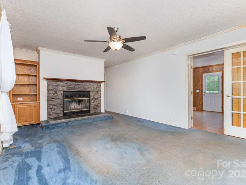 10624 Knox Avenue, Matthews, NC 28105.  MLS# CAR4283123, YatesRealty ID 29987. 