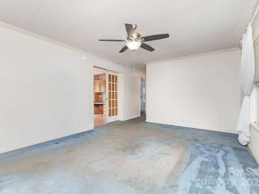 10624 Knox Avenue, Matthews, NC 28105.  MLS# CAR4283123, YatesRealty ID 29987. 
