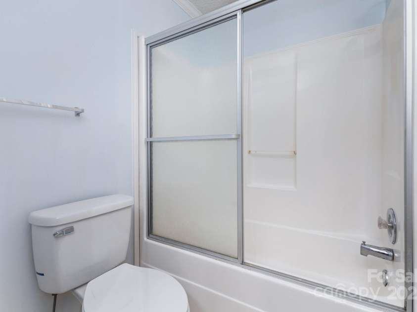 10624 Knox Avenue, Matthews, NC 28105.  MLS# CAR4283123, YatesRealty ID 29987. 