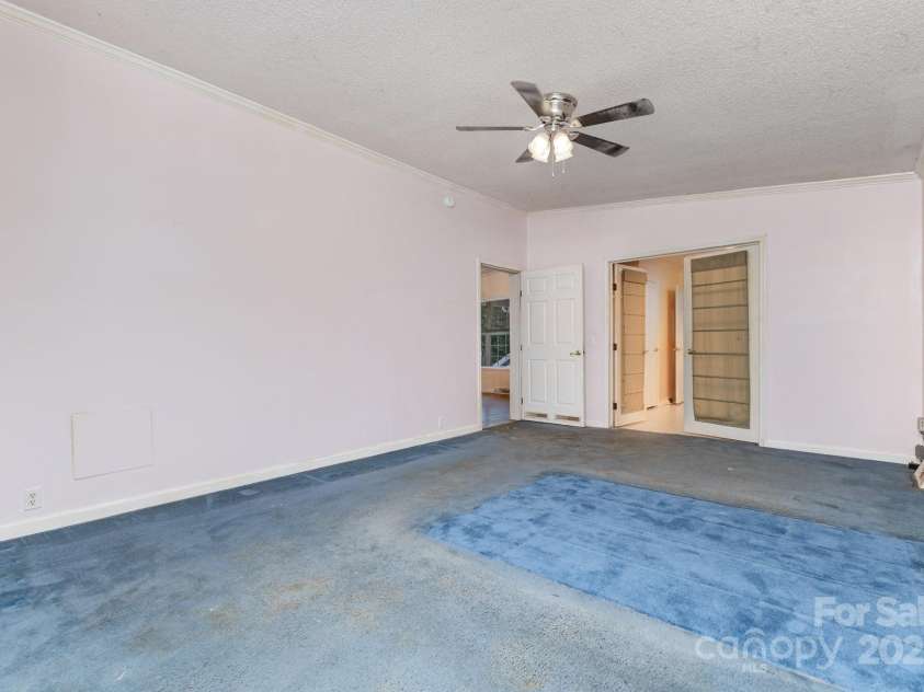 10624 Knox Avenue, Matthews, NC 28105.  MLS# CAR4283123, YatesRealty ID 29987. 