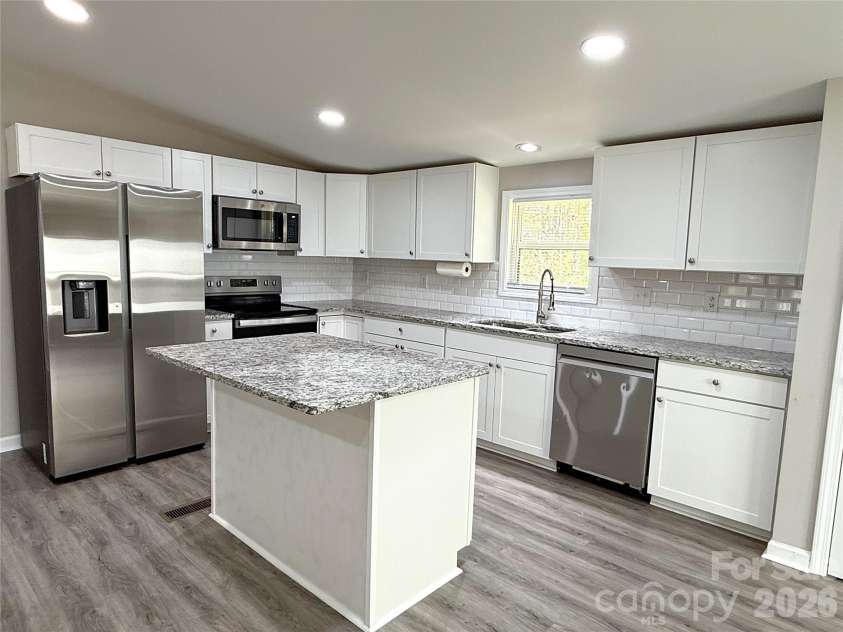 1332 Poplar Glen Drive, Kannapolis, NC 28083.  MLS# CAR4362783, YatesRealty ID 29989. 