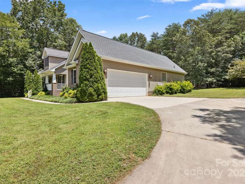 288 Grapevine Circle, Taylorsville, NC 28681.  MLS# CAR4276575, YatesRealty ID 29989. 