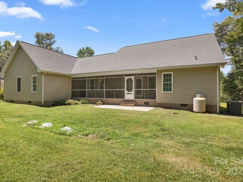288 Grapevine Circle, Taylorsville, NC 28681.  MLS# CAR4276575, YatesRealty ID 29989. 