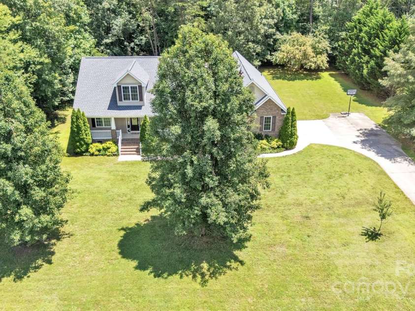 288 Grapevine Circle, Taylorsville, NC 28681.  MLS# CAR4276575, YatesRealty ID 29989. 