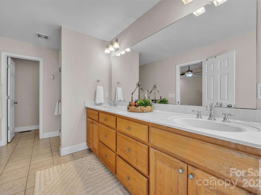 288 Grapevine Circle, Taylorsville, NC 28681.  MLS# CAR4276575, YatesRealty ID 29989. Double Vanity