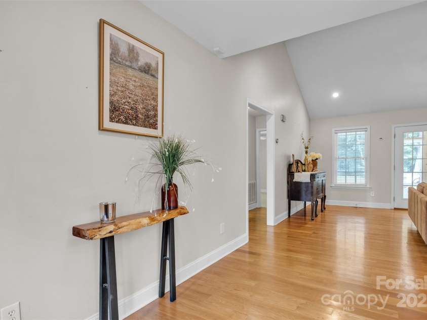 288 Grapevine Circle, Taylorsville, NC 28681.  MLS# CAR4276575, YatesRealty ID 29989. Entryway