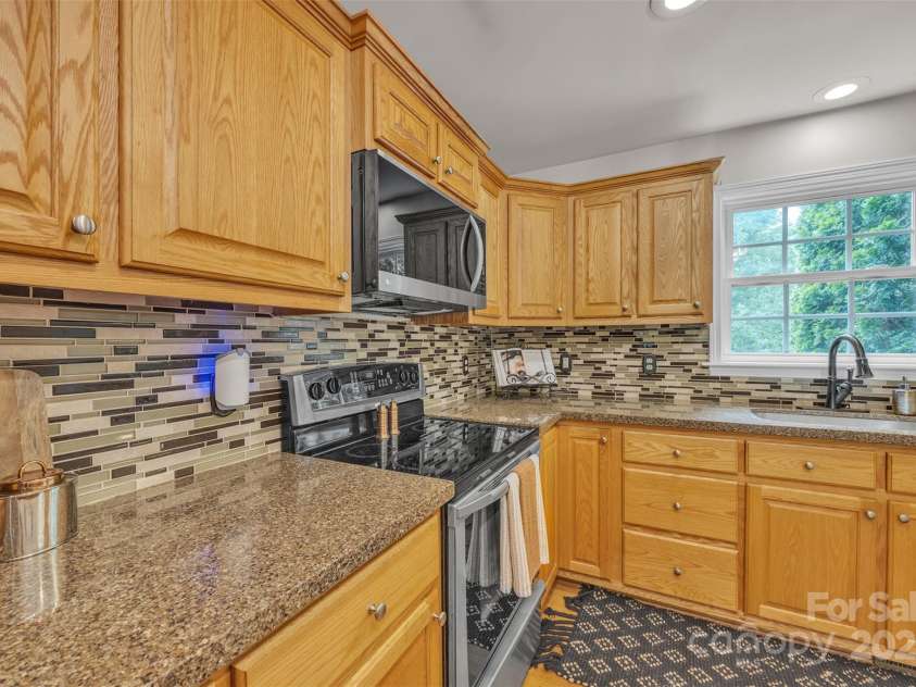 288 Grapevine Circle, Taylorsville, NC 28681.  MLS# CAR4276575, YatesRealty ID 29989. Quartz countertops
