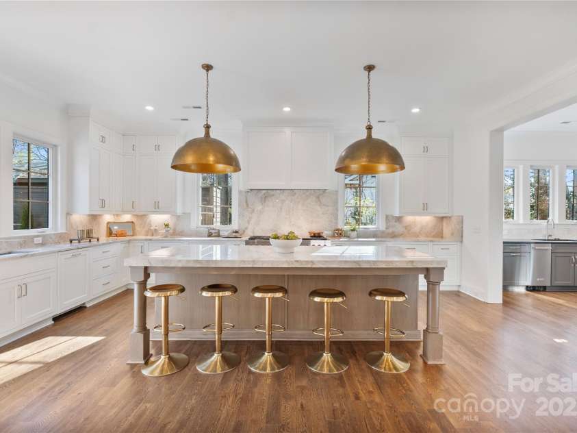 238 Canterbury Road, Charlotte, NC 28211.  MLS# CAR4239447, YatesRealty ID 2999. 