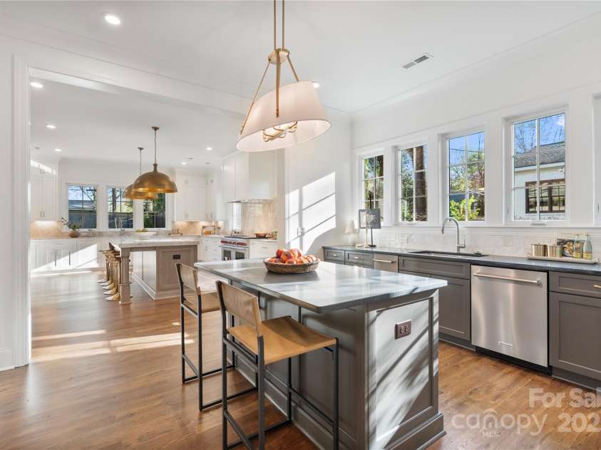 238 Canterbury Road, Charlotte, NC 28211.  MLS# CAR4239447, YatesRealty ID 2999. 