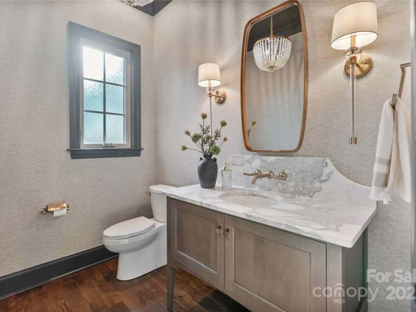 238 Canterbury Road, Charlotte, NC 28211.  MLS# CAR4239447, YatesRealty ID 2999. 