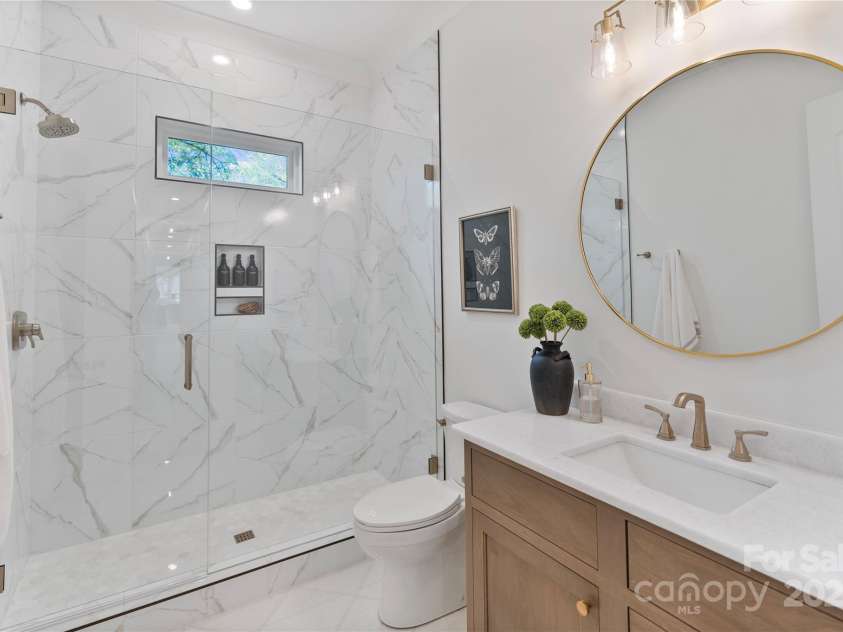 238 Canterbury Road, Charlotte, NC 28211.  MLS# CAR4239447, YatesRealty ID 2999. 