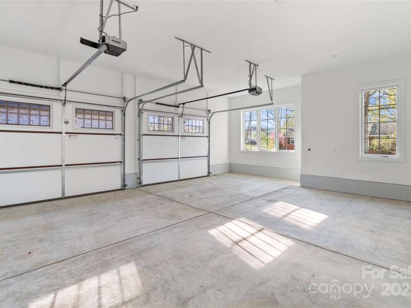 238 Canterbury Road, Charlotte, NC 28211.  MLS# CAR4239447, YatesRealty ID 2999. 