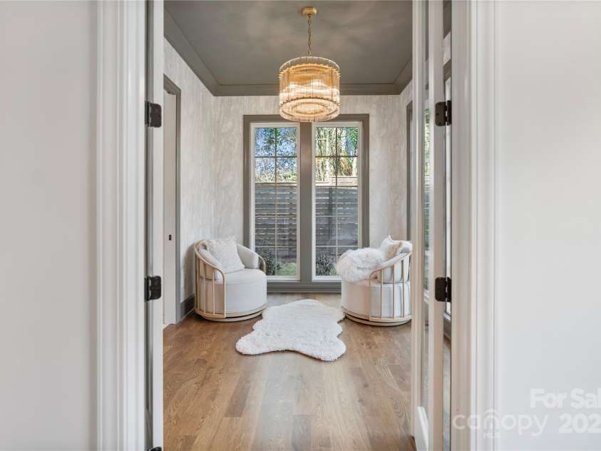 238 Canterbury Road, Charlotte, NC 28211.  MLS# CAR4239447, YatesRealty ID 2999. 
