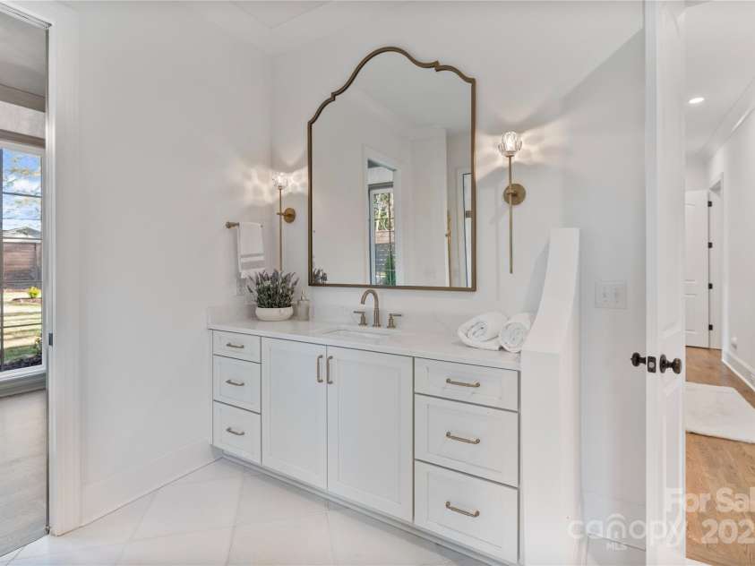 238 Canterbury Road, Charlotte, NC 28211.  MLS# CAR4239447, YatesRealty ID 2999. 