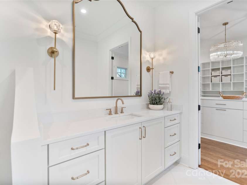 238 Canterbury Road, Charlotte, NC 28211.  MLS# CAR4239447, YatesRealty ID 2999. 