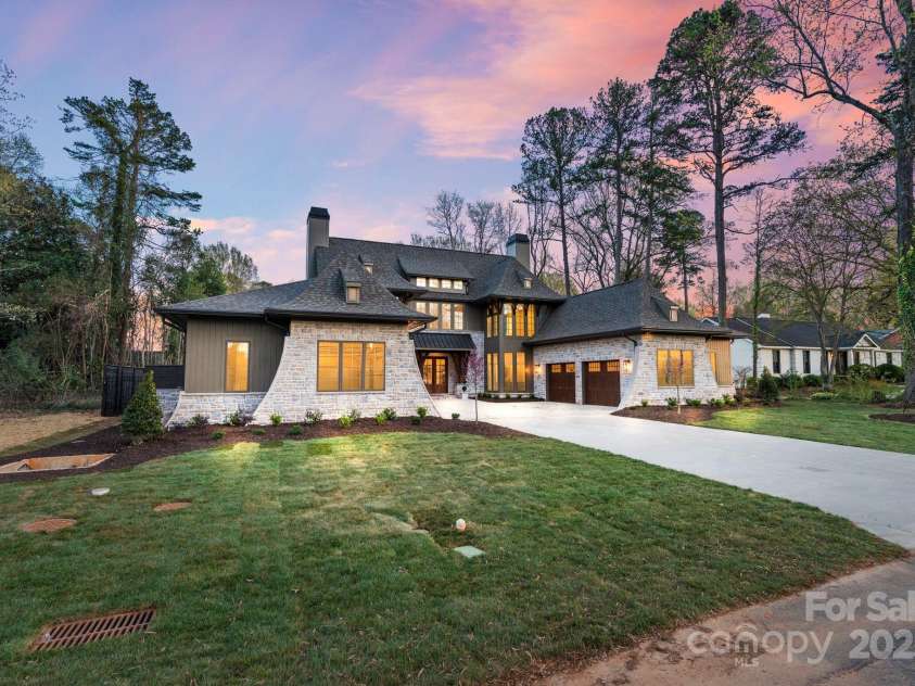 238 Canterbury Road, Charlotte, NC 28211.  MLS# CAR4239447, YatesRealty ID 2999. 