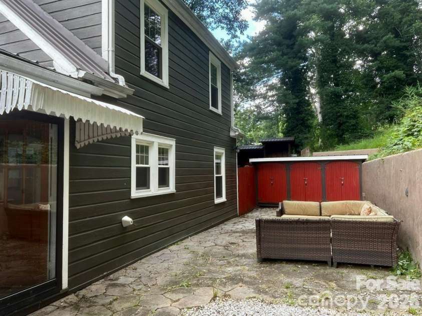 404 Huffman Street, Morganton, NC 28655.  MLS# CAR4353788, YatesRealty ID 2999. 