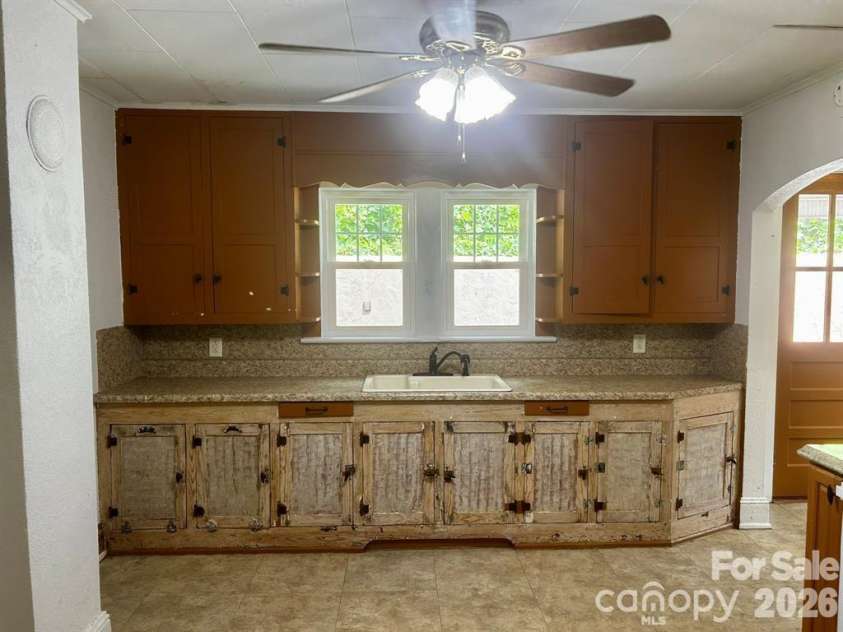 404 Huffman Street, Morganton, NC 28655.  MLS# CAR4353788, YatesRealty ID 2999. 