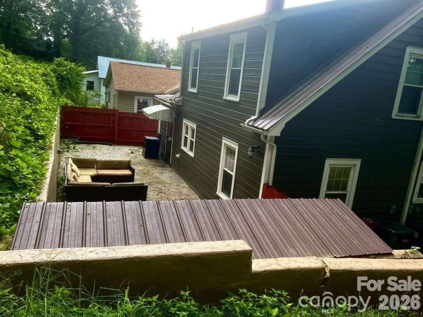 404 Huffman Street, Morganton, NC 28655.  MLS# CAR4353788, YatesRealty ID 2999. 