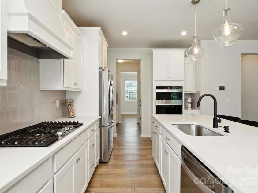 3304 Cheyney Park Drive, Charlotte, NC 28269.  MLS# CAR4279743, YatesRealty ID 29990. 