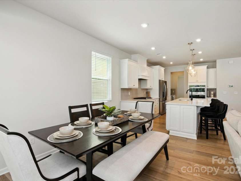 3304 Cheyney Park Drive, Charlotte, NC 28269.  MLS# CAR4279743, YatesRealty ID 29990. 