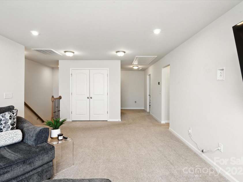 3304 Cheyney Park Drive, Charlotte, NC 28269.  MLS# CAR4279743, YatesRealty ID 29990. Different Angle of Loft