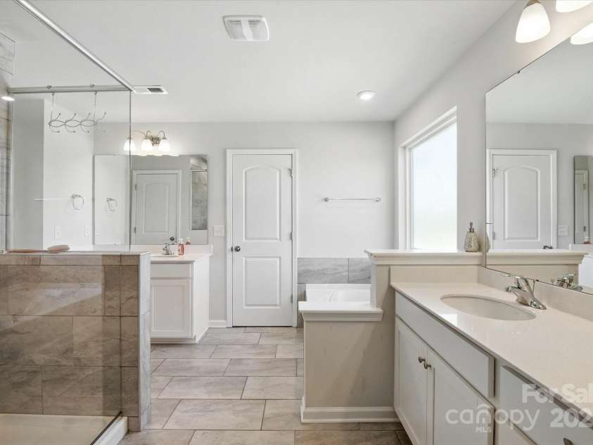 3304 Cheyney Park Drive, Charlotte, NC 28269.  MLS# CAR4279743, YatesRealty ID 29990. Shower