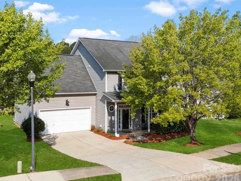624 Cliffs Inn Circle, Charlotte, NC 28214.  MLS# CAR4361667, YatesRealty ID 29990. 