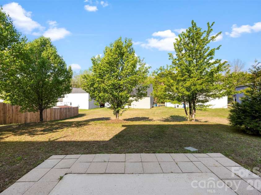 624 Cliffs Inn Circle, Charlotte, NC 28214.  MLS# CAR4361667, YatesRealty ID 29990. Backyard with paver patio
