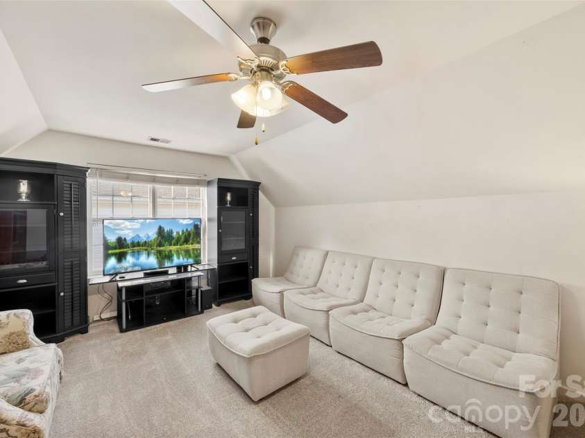 624 Cliffs Inn Circle, Charlotte, NC 28214.  MLS# CAR4361667, YatesRealty ID 29990. Bonus room