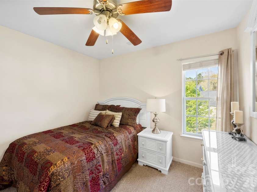 624 Cliffs Inn Circle, Charlotte, NC 28214.  MLS# CAR4361667, YatesRealty ID 29990. Second bedroom