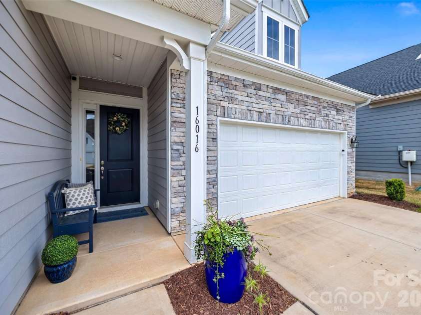 16016 Tulloch Road, Charlotte, NC 28278.  MLS# CAR4363185, YatesRealty ID 29991. 