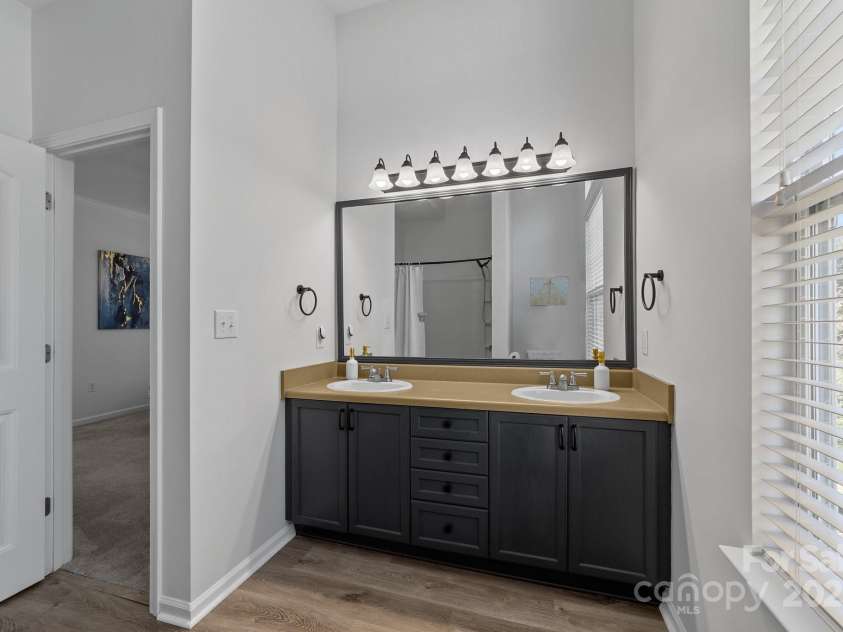 929 Central Park Circle, Davidson, NC 28036.  MLS# CAR4283985, YatesRealty ID 29992. 