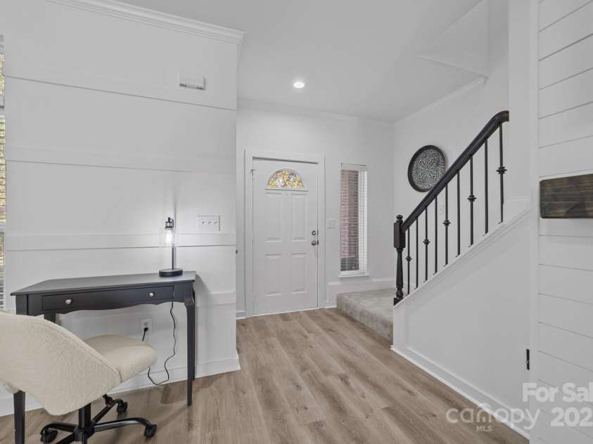 929 Central Park Circle, Davidson, NC 28036.  MLS# CAR4283985, YatesRealty ID 29992. Entry area with coat closet