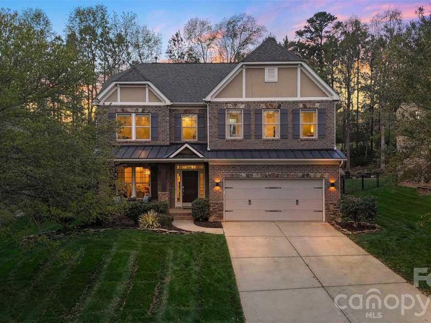 975 Rock Forest Way, Fort Mill, SC 29707.  MLS# CAR4363438, YatesRealty ID 29992. 