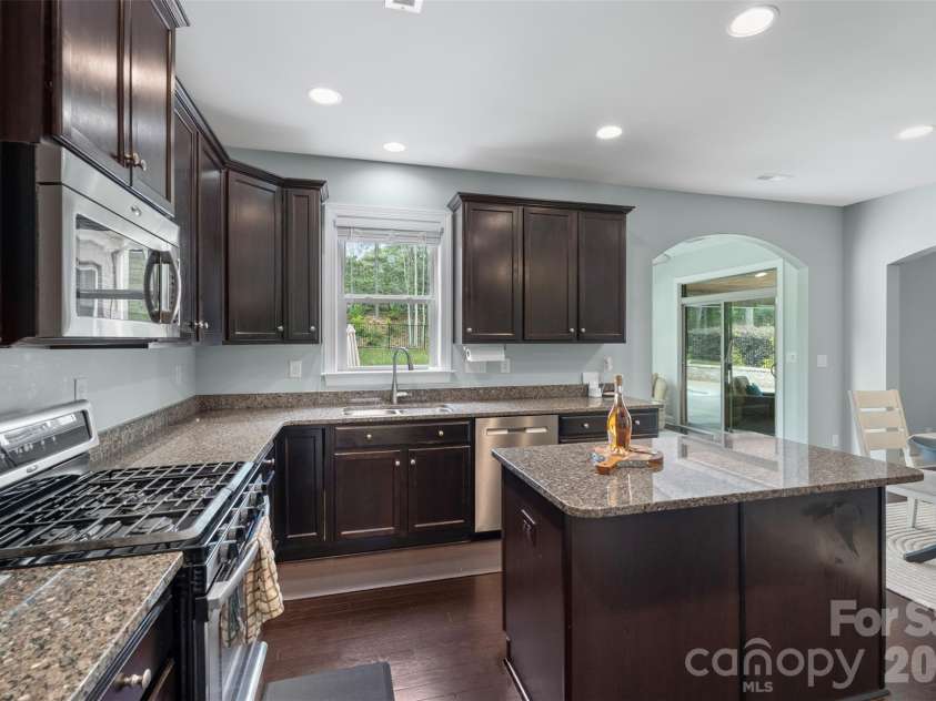975 Rock Forest Way, Fort Mill, SC 29707.  MLS# CAR4363438, YatesRealty ID 29992. 